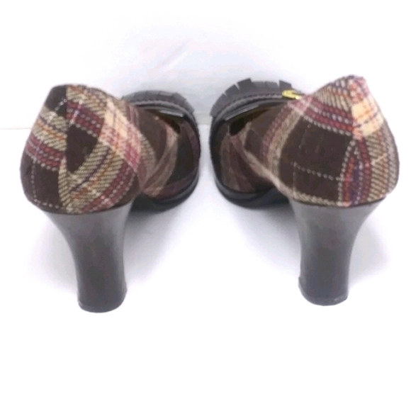 RAMPAGE Retro Wool & Patent Front Buckle Pumps EUC - Picture 3 of 8